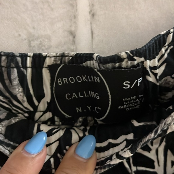 Brooklyn Calling by Aeropostale | Men's Floral Print Jogger shorts, swim shorts - Picture 2 of 6